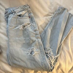 AMERICAN EAGLE AERIE DENIM RIPPED MOM JEAN SIZE 10